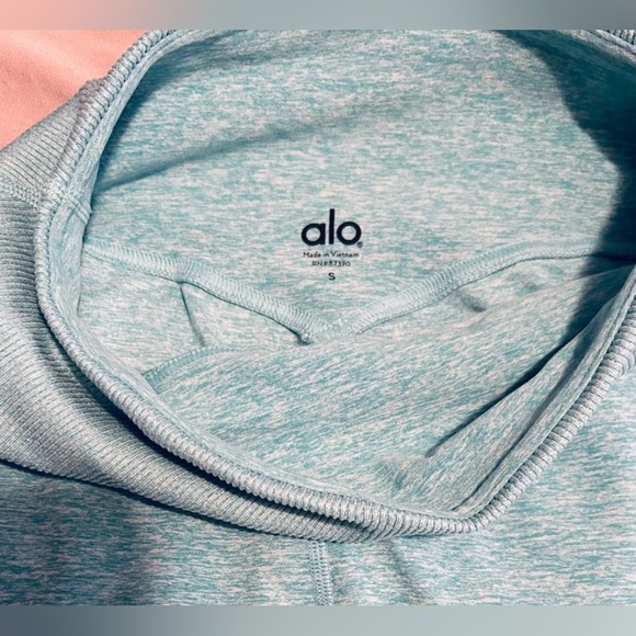 ALO Yoga leggings & Bra Set EUC SM - Picture 5 of 6